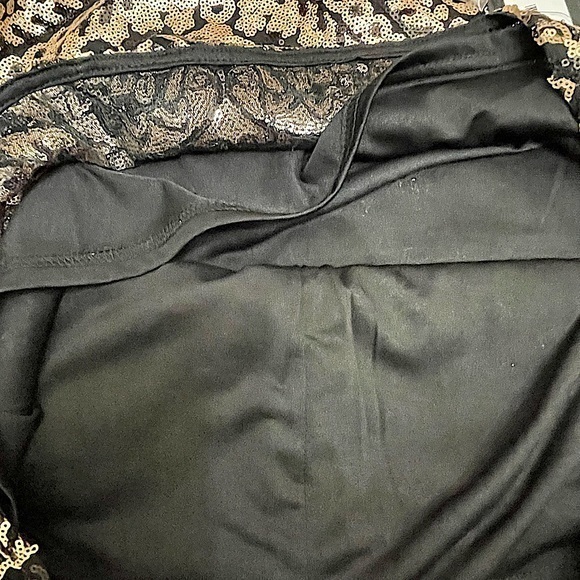 ARK&CO 3/4 SLEEVE BLACK/GOLD SEQUIN DRESS SZ LARGE - Picture 10 of 16